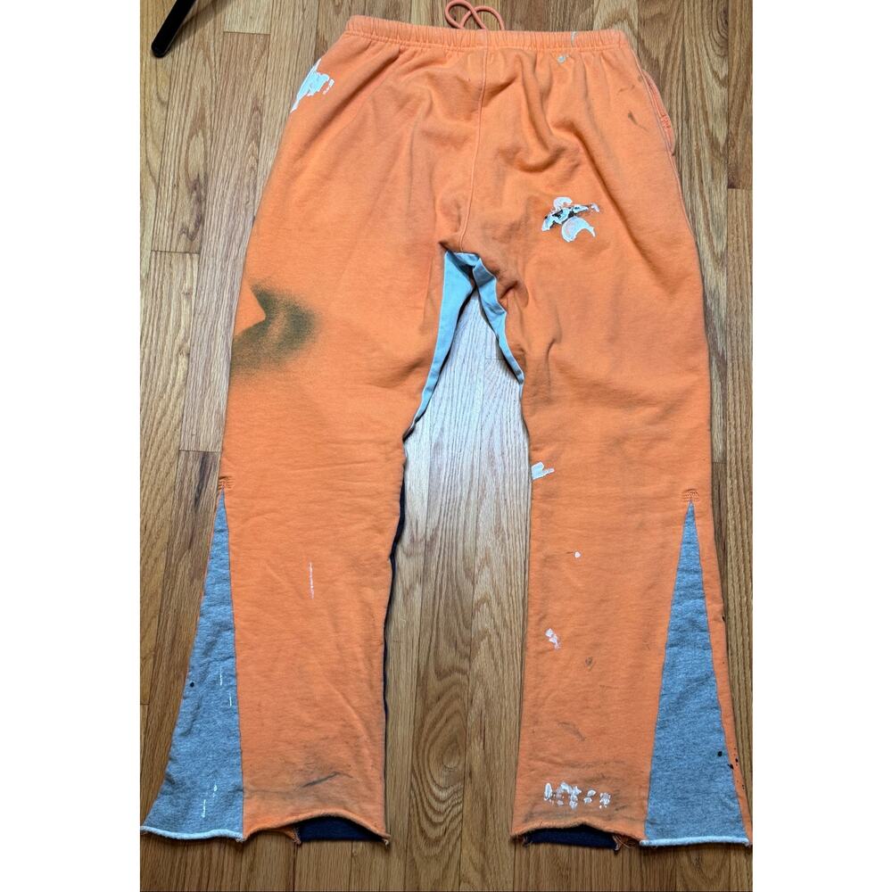 Gallery Dept Orange Flare Sweatpants Paint Splatter Graphic Size Large - Picture 2 of 6
